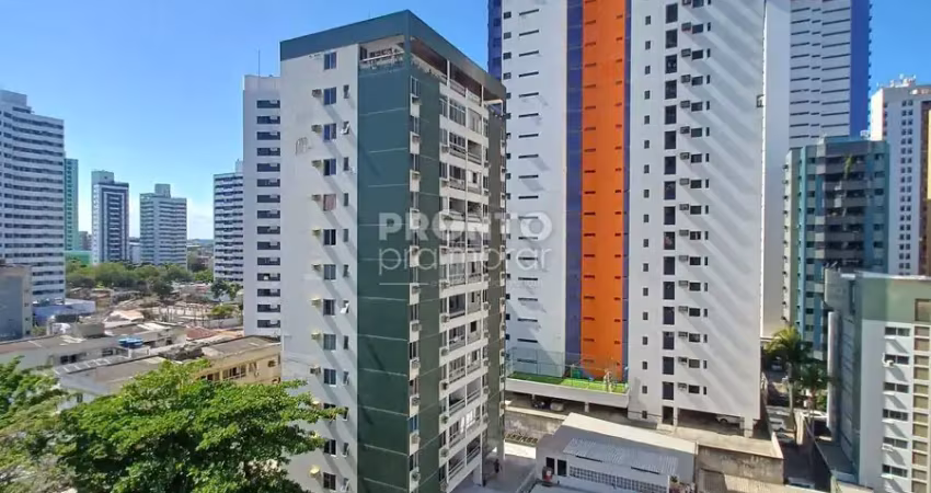 Apartamento com excelente localização no bairro de boa viagem, com 157,53m² de área útil.