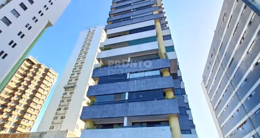 Excelente apartamento mobiliado na beira mar de candeias, com 140,13m² de área útil.