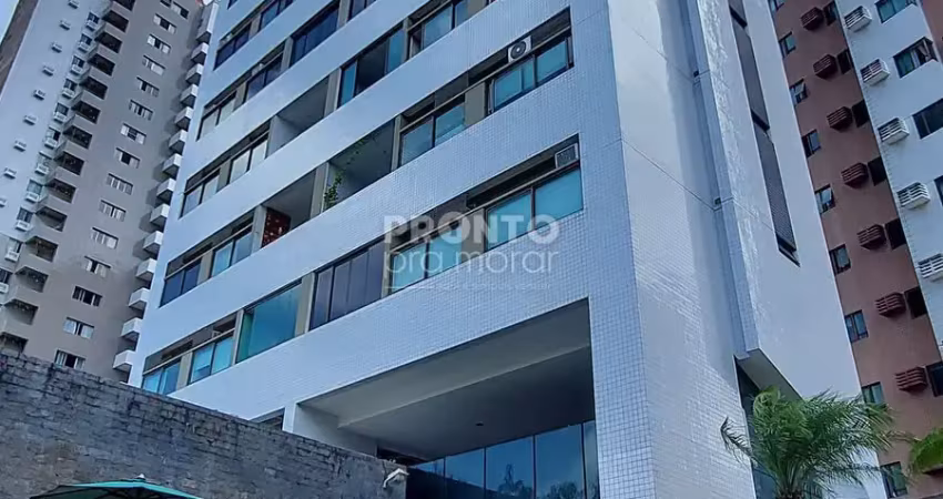 Apartamento com excelente localização no bairro da madalena, com vista definida para o rio capibaribe e com 62,40m² de área útil.
