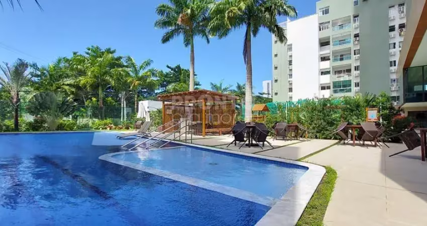 Apartamento com excelente localização no bairro de candeias.