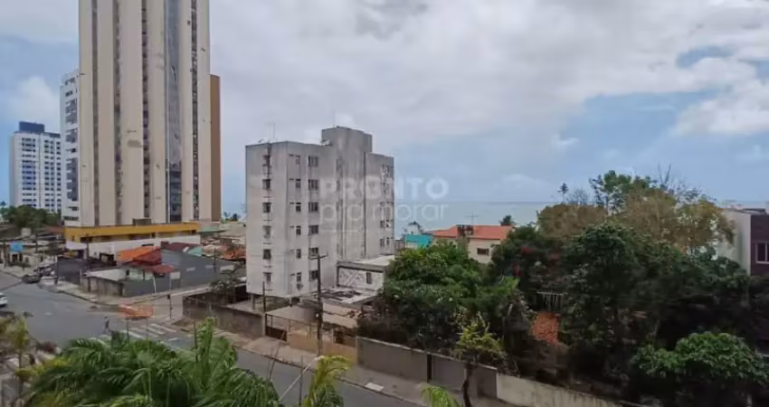 Apartamento com excelente localização em candeias com vista para o mar.