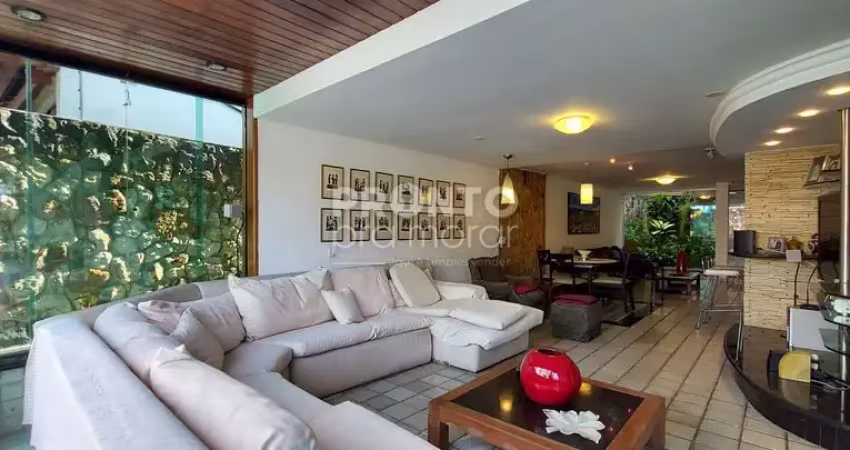 Casa de condomínio com 3 quartos sendo todos suites em candeias