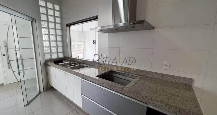 Casa com 3 dormitórios à venda, 133 m² por R$ 530.000,00 - Santana - Varginha/MG