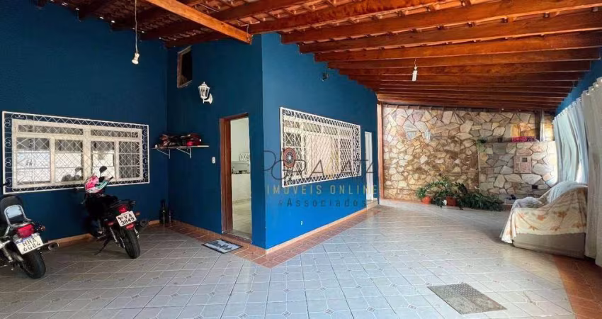Casa com 3 dormitórios à venda, 132 m² por R$ 680.000 - Vila Flamengo - Varginha/MG