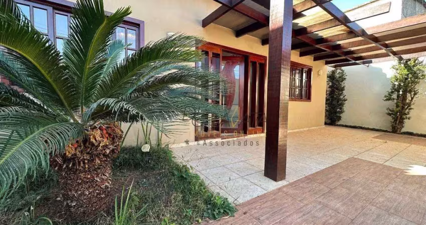 Casa com 3 dormitórios à venda, 241 m² por R$ 790.000,00 - Jardim Vale dos Ipês - Varginha/MG
