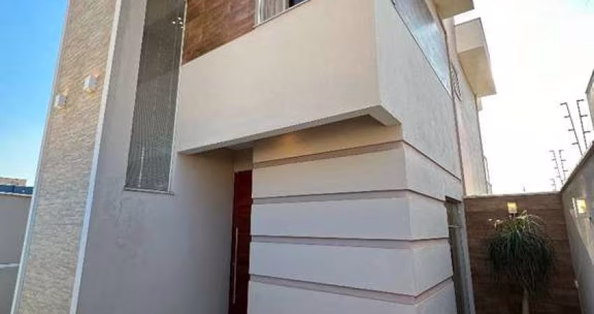 Casa com 3 dormitórios à venda, 247 m² por R$ 850.000,00 - Parque das Acácias - Varginha/MG