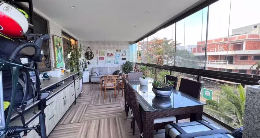 Vendo apartamento no recreio dos bandeirantes com 3 quartos e um belíssimo varandão