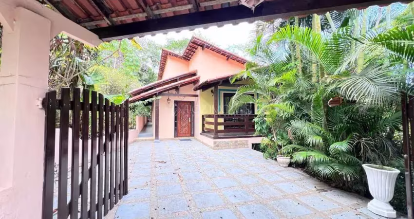 Casa em condomínio do sino em vargem grande, casa duplex no meio da floresta