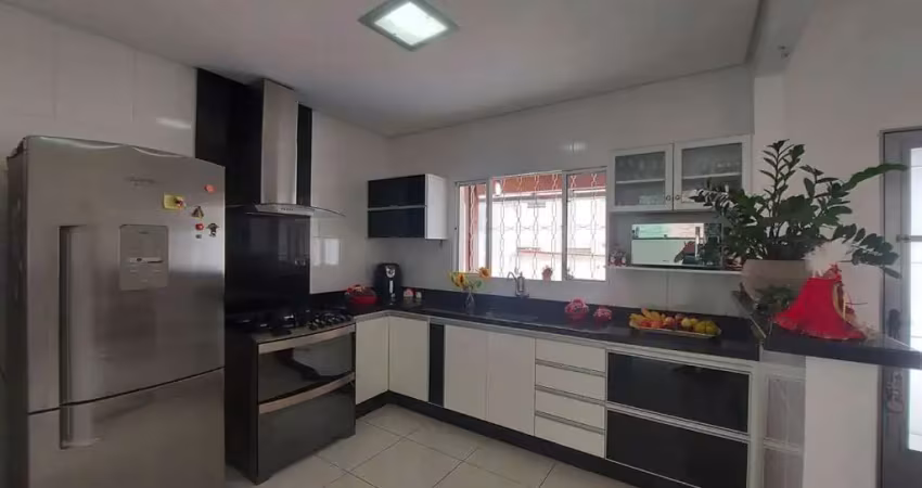 Casa com 3 dormitórios à venda em Sabará