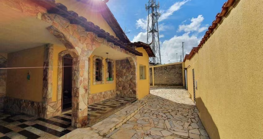 Casa à venda, 3 quartos, 2 suítes, 3 vagas, João Pinheiro - Belo Horizonte/MG