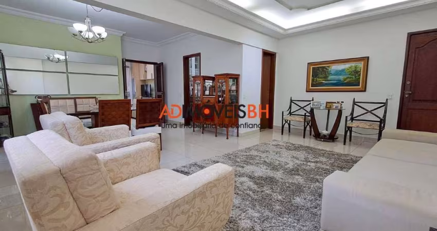 Apartamento com área de 170m², 04 quartos, 01 suíte, 02 vagas de garagem, prédio com lazer completo, rua plana, no Santo Antônio