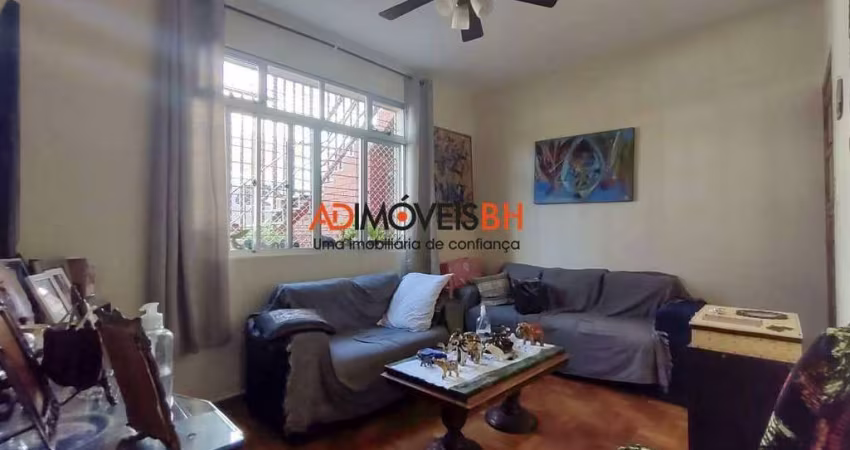 Apartamento com área de 83m², com 03 quartos, 01 suíte, 01 vaga de garagem, no Prado