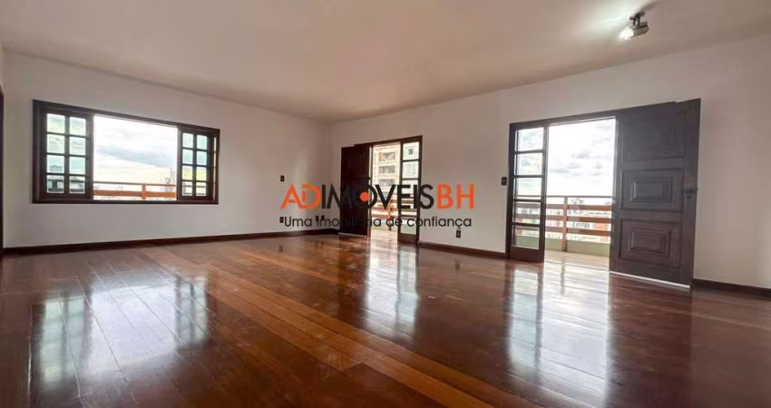 Cobertura triplex revitalizada, com 638m² de área total, 06 quartos, 02 suíte, varanda, terraço externo, deck com piscina, 03 vagas de garagem