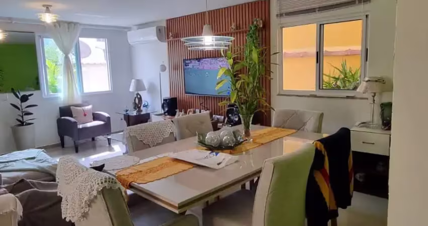 Linda casa duplex 3 quartos ampla , em condominio vargem grande.
