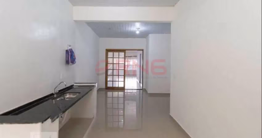 Casa com 3 quartos para alugar na Rua Clementino, 126, Vila Vitório Mazzei, São Paulo