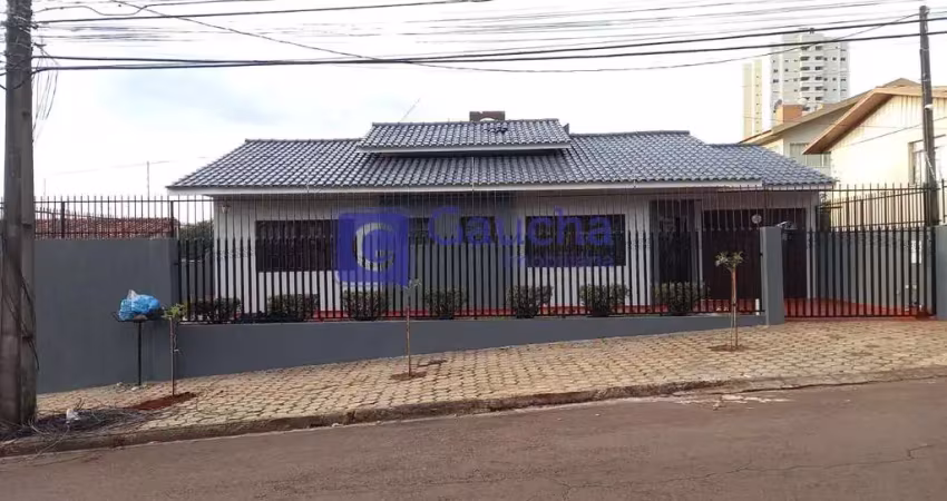 Casa com 3 quartos à venda no Centro, Cascavel 
