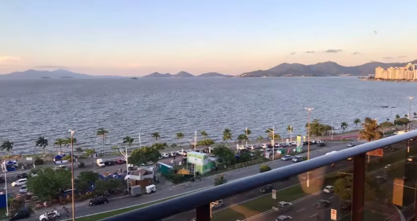 Amplo apartamento a venda na beira-mar norte  com vista mar deslumbrante