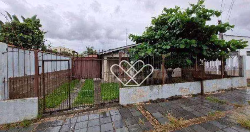 Casa com Piscina e Amplo Pátio no Bairro Bom Sucesso