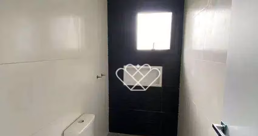 Casa espaçosa com 3 dormitórios, quintal e vaga - perfeita para sua família!
