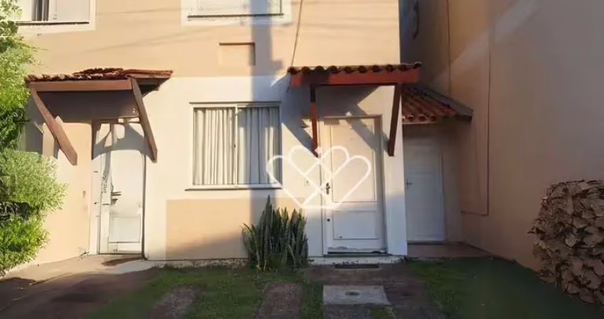 Casa com 2 dormitórios e churrasqueira em condomínio fechado - conforto e segurança