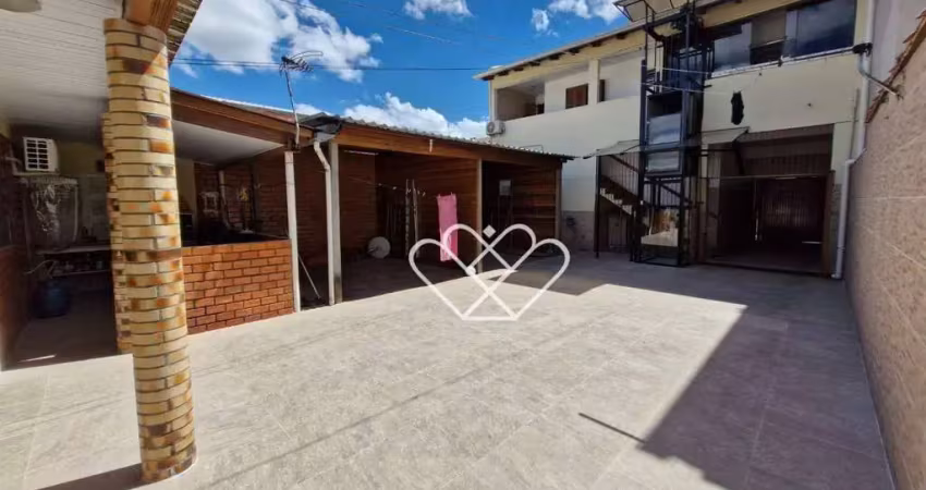 Casa com 3 quartos, 2 suítes e quintal amplo para locação em região tranquila