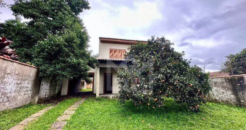 Casa espaçosa com churrasqueira e 3 quartos no bairro santa cruz