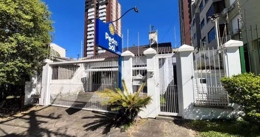 Casa espaçosa com 3 suítes para alugar no bairro vila jardim em porto alegre