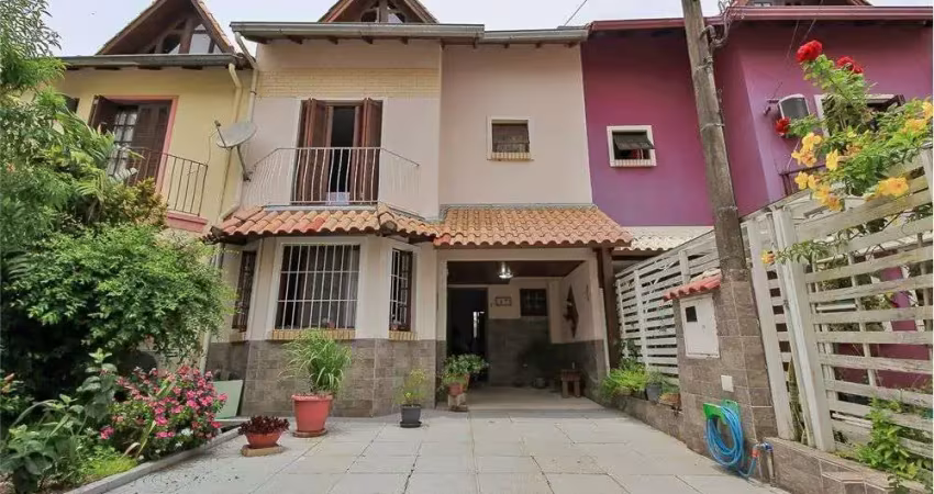 Casa em condomínio fechado com 3 quartos à venda na Rua Osório Mendes Ouriques, Guarujá, Porto Alegre