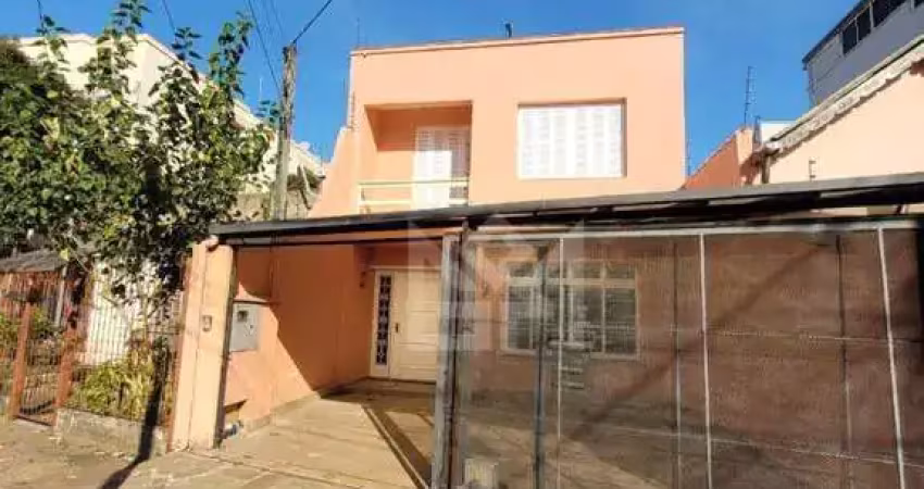 Casa espaçosa para alugar no bairro floresta em porto alegre