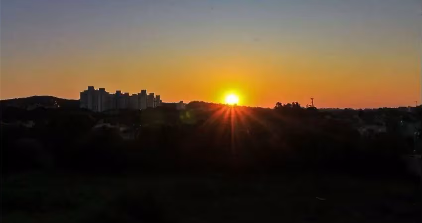 Apartamento à venda na Rua Quatro Mil Quinhentos e Setenta e Quatro, Vila Nova, Porto Alegre