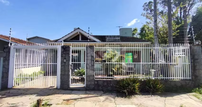 Casa semi mobiliada com 3 vagas e churrasqueira no bairro vila cachoeirinha em cachoeirinha