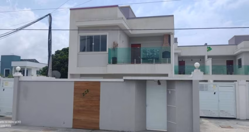 Casa para Venda em Rio das Ostras, Ouro Verde, 3 dormitórios, 3 suítes, 3 banheiros, 1 vaga