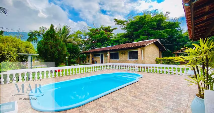 2 CASAS COM PISCINA E SALÃO DE JOGOS NA PRAIA DA MARANDUBA