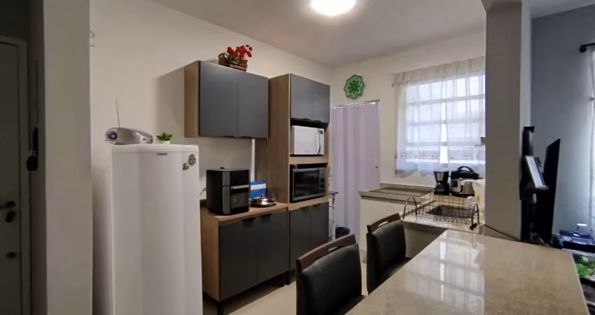 Oportunidade imperdível no bairro kobrasol, apartamento de dois quartos com uma vaga de garagem livre e coberta.