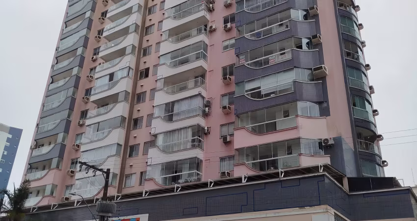 Oportunidade no bairro campinas em são josé sc, apartamento de dois quartos com uma suite e uma vaga de garagem coberta. apartamento de frente para rua salvador di bernardi.