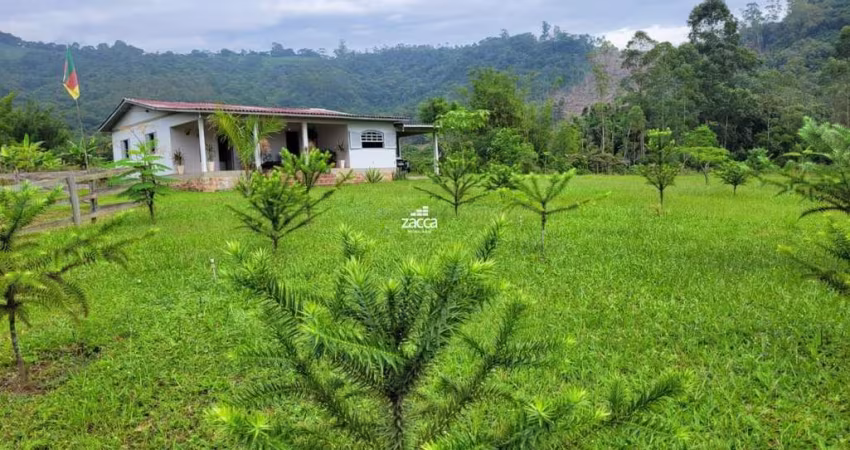 Sítio para Venda em Sombrio, GARUVA, 3 dormitórios, 1 suíte, 1 banheiro, 1 vaga