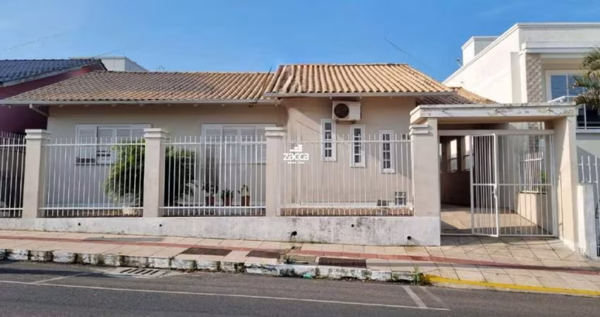 Casa para Venda em Sombrio, Centro, 3 dormitórios, 2 banheiros, 1 vaga