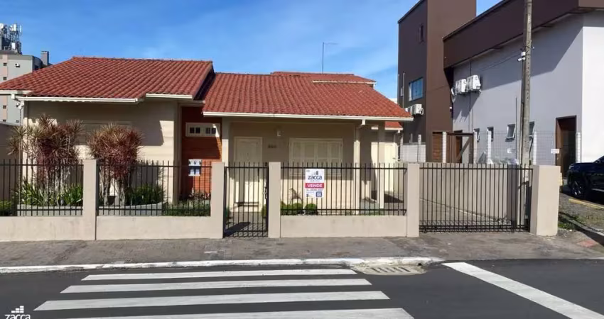 Casa para venda em sombrio, centro, 3 dormitórios, 1 suíte, 1 banheiro, 1 vaga