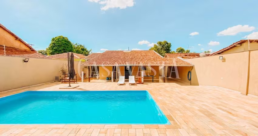 Casa no bairro Vila Mendonça com piscina