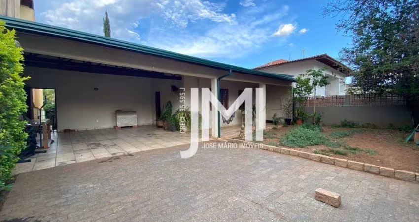 Casa com 3 dormitórios à venda, 315 m² por R$ 836.000,00 - Cidade Universitária - Campinas/SP