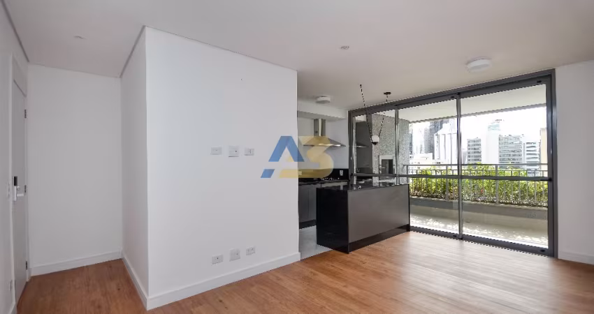 Apartamento Semimobiliado à venda em Condomínio Fechado no Centro | Curitiba
