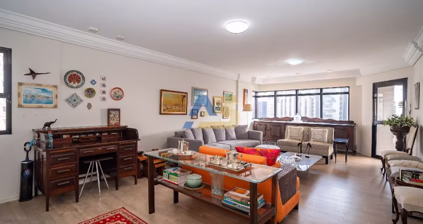 Apartamento 4 Quartos à venda em frente a Praça do Japão | Água Verde, Curitiba