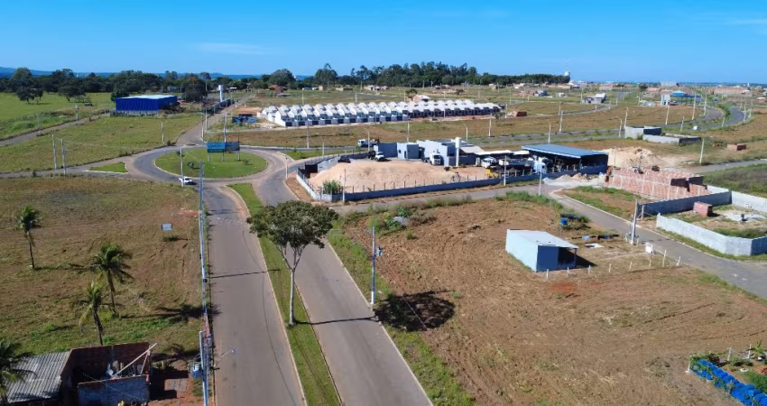 Lote com entrada facilitada em Abadia