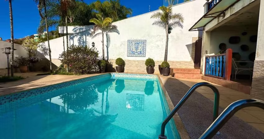 Casa com 5 dormitórios à venda, 396 m² por R$ 3.600.000,00 - Belvedere - Belo Horizonte/MG