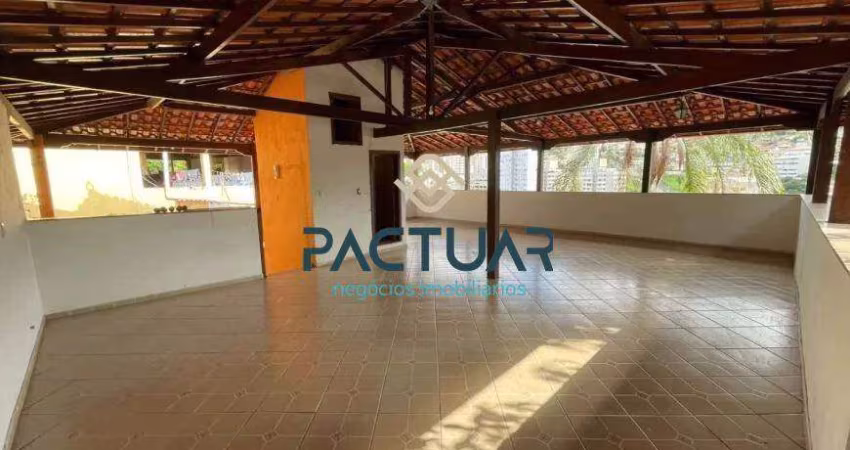 Casa com 3 Quartos e 3 banheiros para Alugar, 375 m² Buritis