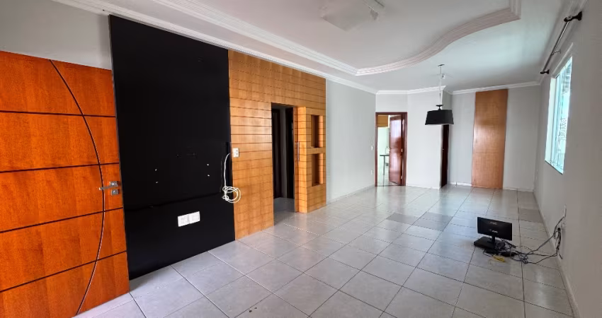 Linda casa a venda no Bairro Jardim Inconfidência / Karaiba com piscina