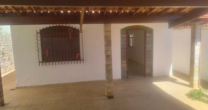 Casa com 2 quartos à venda na Soror Ana Angélica, --, Campo Alegre, Belo Horizonte