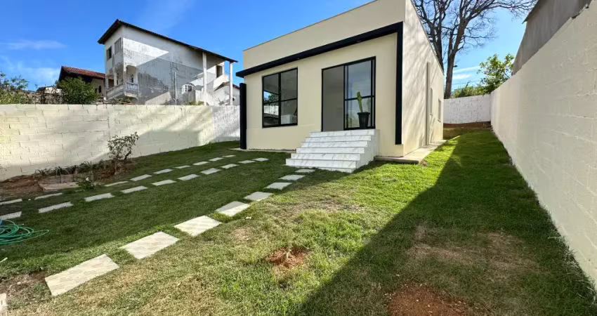 Casa Linear com Terreno de 350 m2 a 2 quadras do Mar em Jacaraípe-Serra/ES