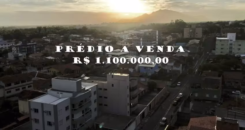 Prédio a venda a 2 quadras da praia - escriturado e registrado - oportunidade de investimento com apartamentos de aproximadamente 200 m2 - jacaraípe - serra/es