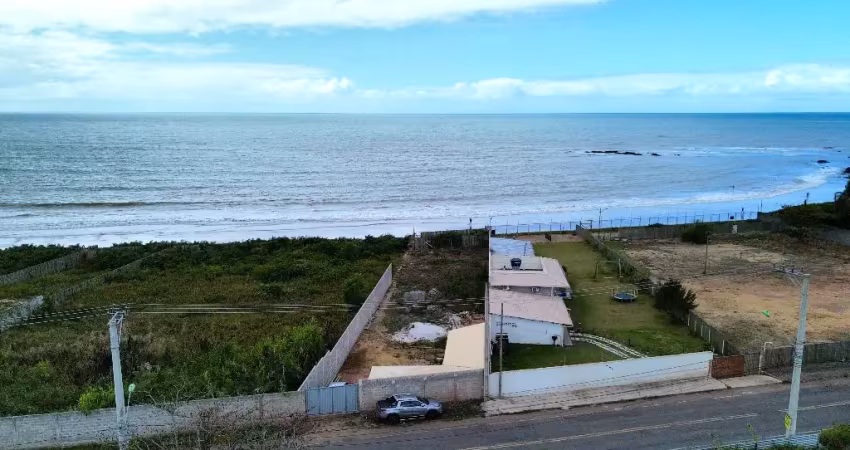 Área de 1.100 m2 com acesso a praia próximo a praia grande - fundão/es